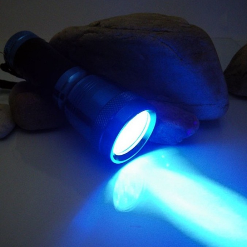 Lanterna Led Yuki UV - Image 3