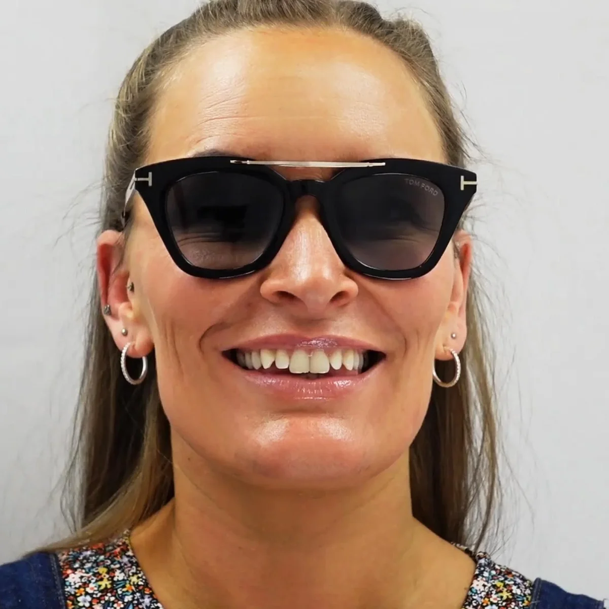 Tom Ford Sunglasses FT0575 53P Blonde Havana Blue Gradient - Image 6